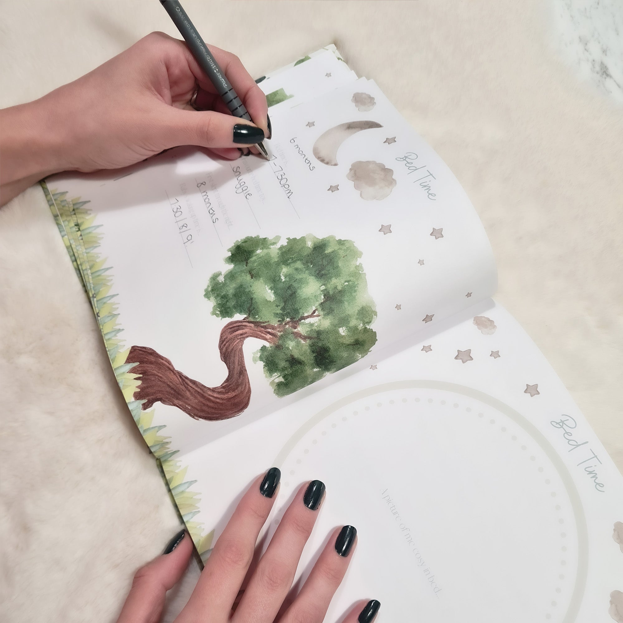 Baby Memory Book - Baby's First Year Milestones